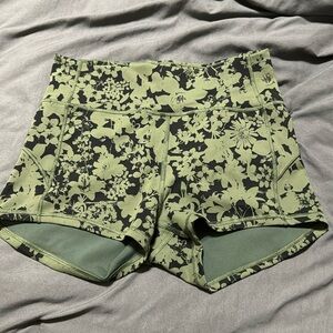Lululemon size 8 shorts
